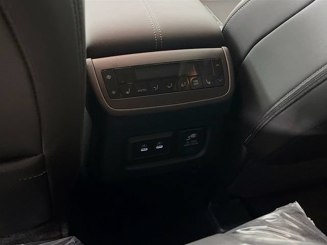 New 2026 Nissan Pathfinder Platinum w/ Cargo Package FWD image 15