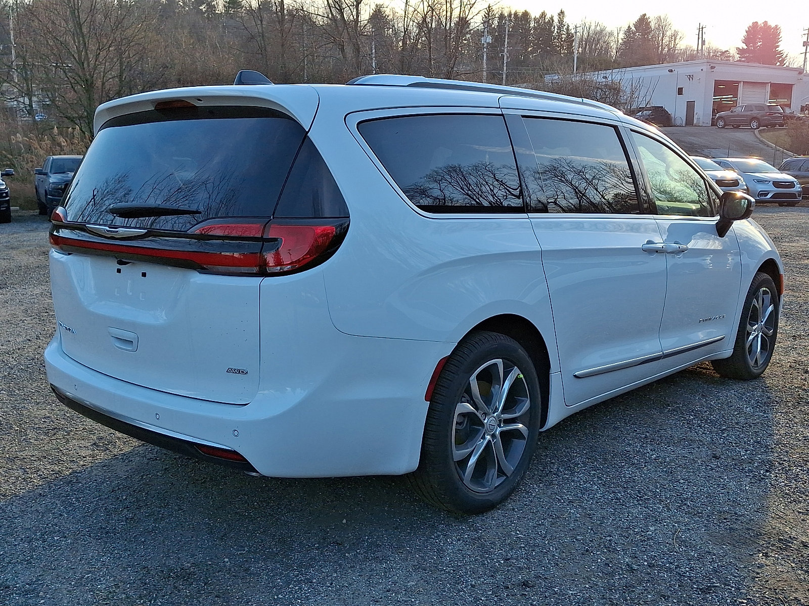 New 2026 Chrysler Pacifica Pinnacle image 3