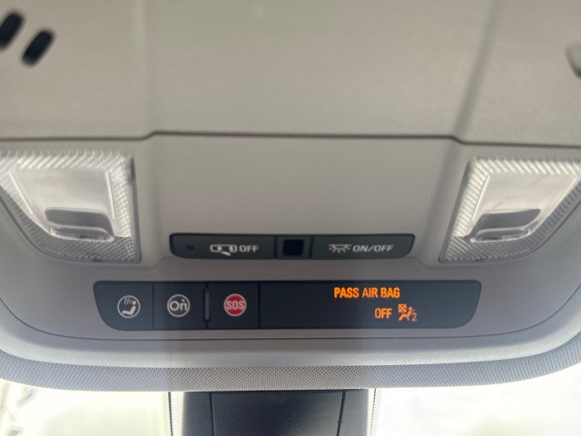 Used 2022 GMC Acadia SLE w/ Driver Convenience Package FWD image 26