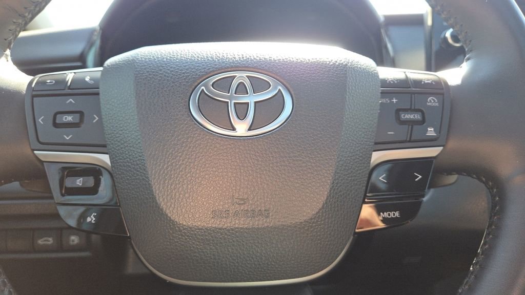 Used 2025 Toyota Camry XSE image 33