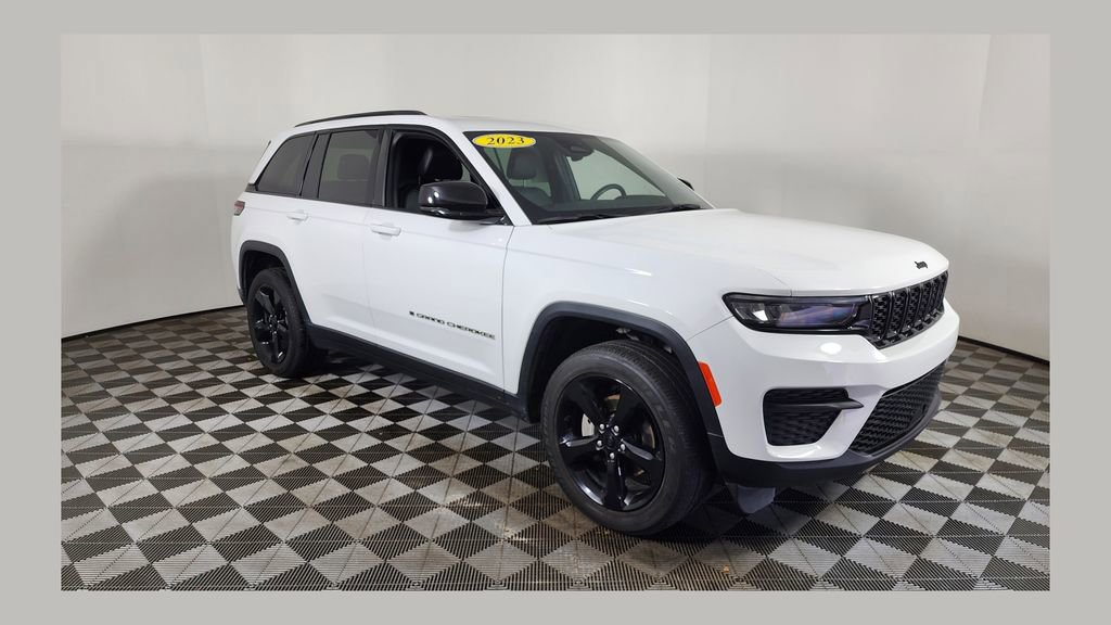 Used 2023 Jeep Grand Cherokee Altitude