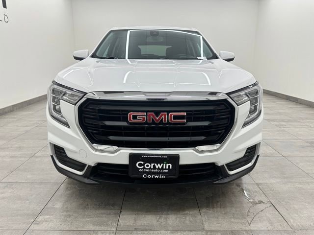 Used 2024 GMC Terrain SLE image 8