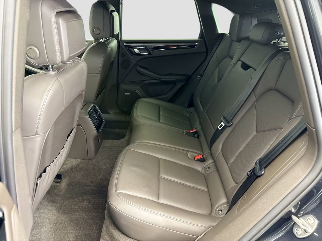 Used 2021 Porsche Macan image 20