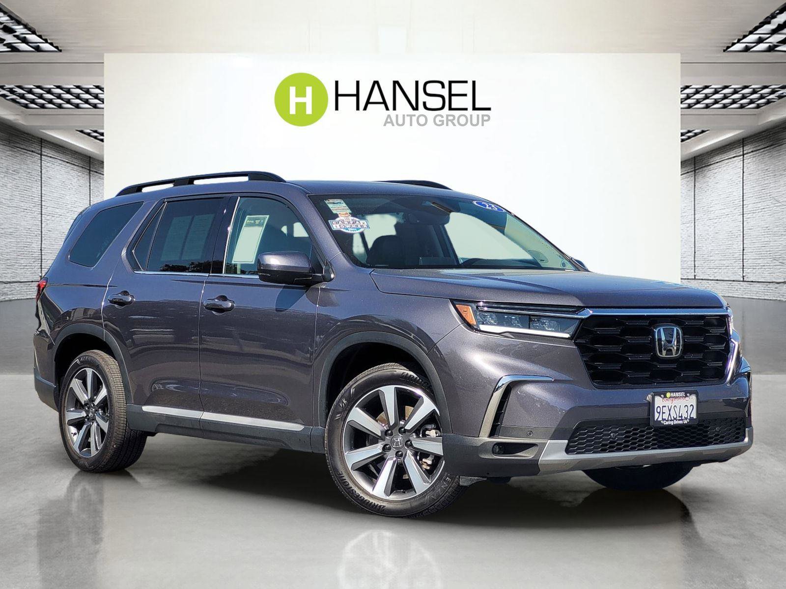 Used 2023 Honda Pilot Touring image 1