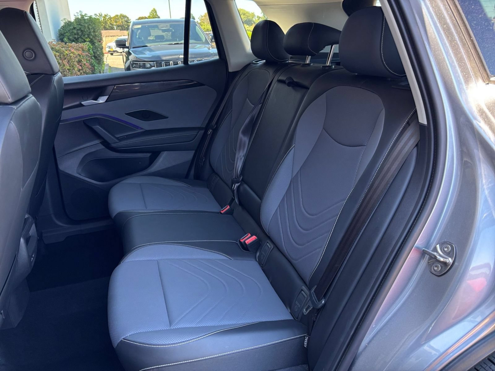 Used 2026 Volkswagen Tiguan SE AWD/4WD image 38