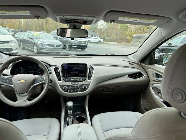 Used 2021 Chevrolet Malibu LT image 9