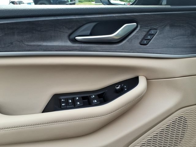 Certified 2023 Jeep Grand Cherokee L Limited w/ Luxury Tech Group II AWD/4WD image 26