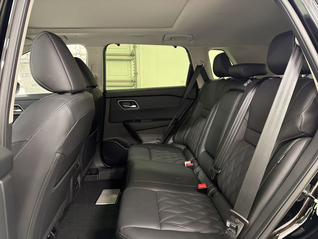 New 2026 Nissan Rogue Platinum w/ Platinum Premium Package AWD/4WD image 18