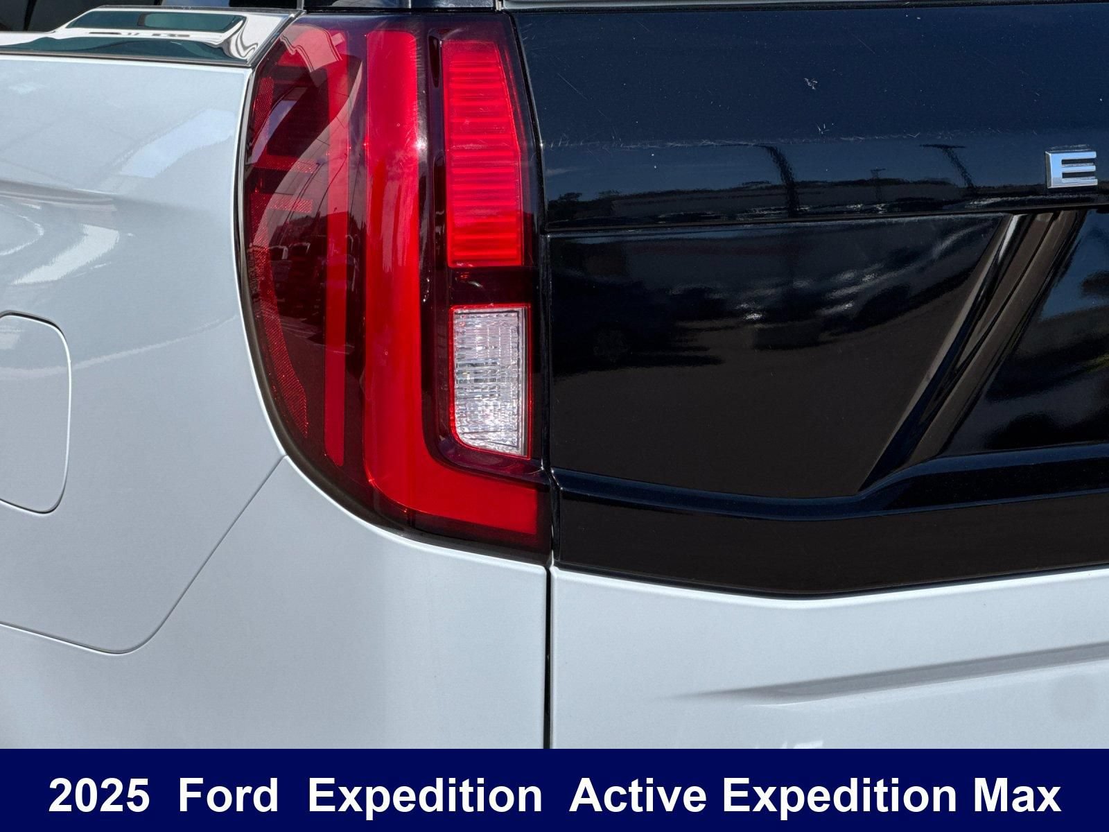 Used 2025 Ford Expedition Max Active AWD/4WD image 38