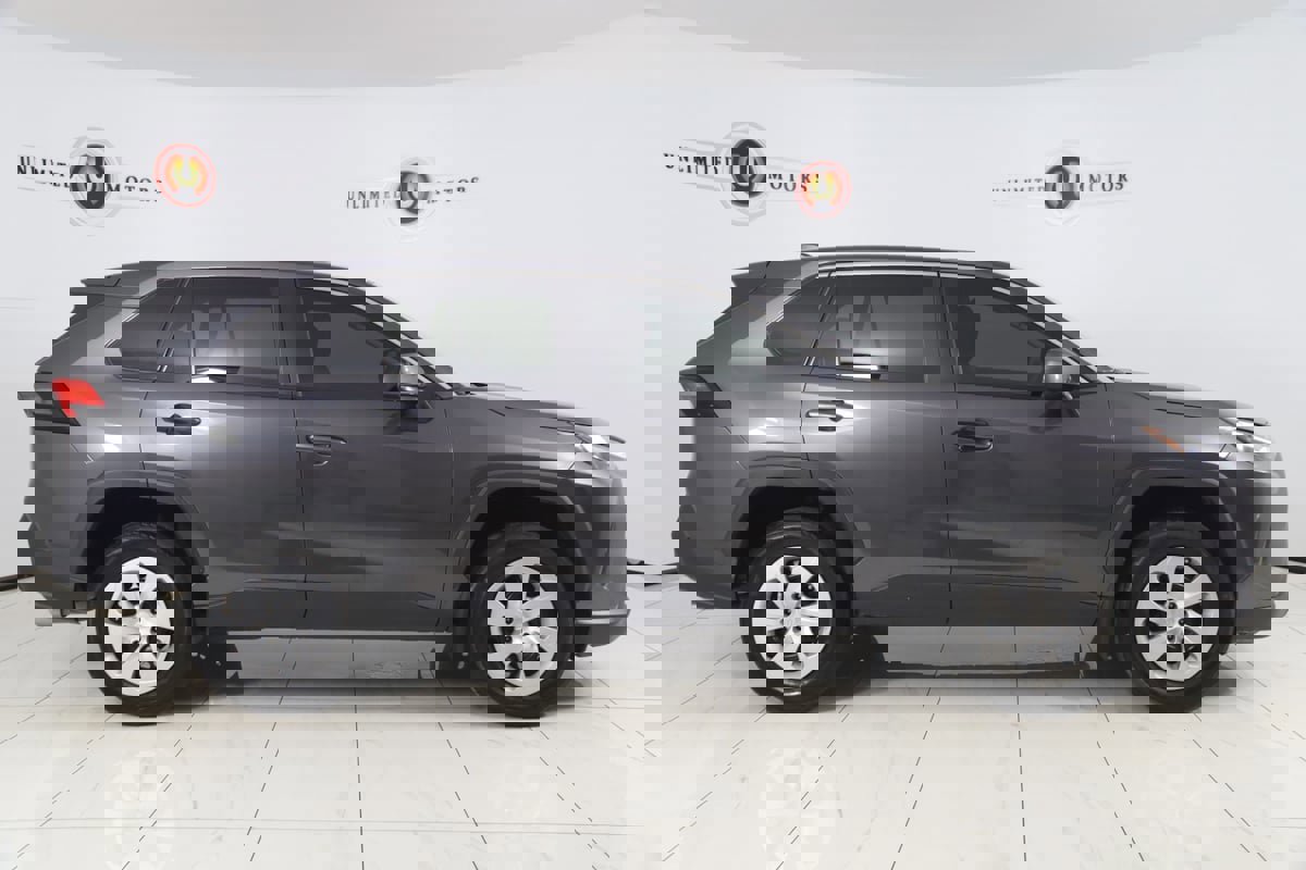 Used 2024 Toyota RAV4 LE FWD image 2