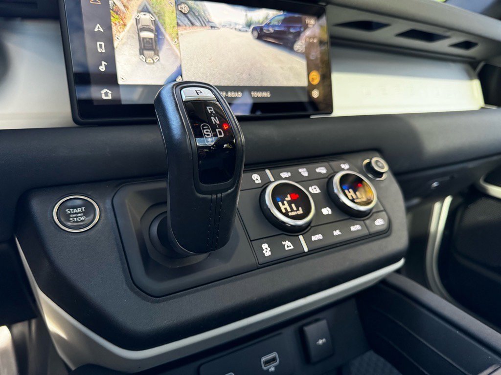 Used 2023 Land Rover Defender 110 S image 14