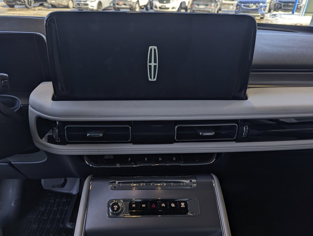 Used 2025 Lincoln Aviator AWD w/ Equipment Group 101A image 34