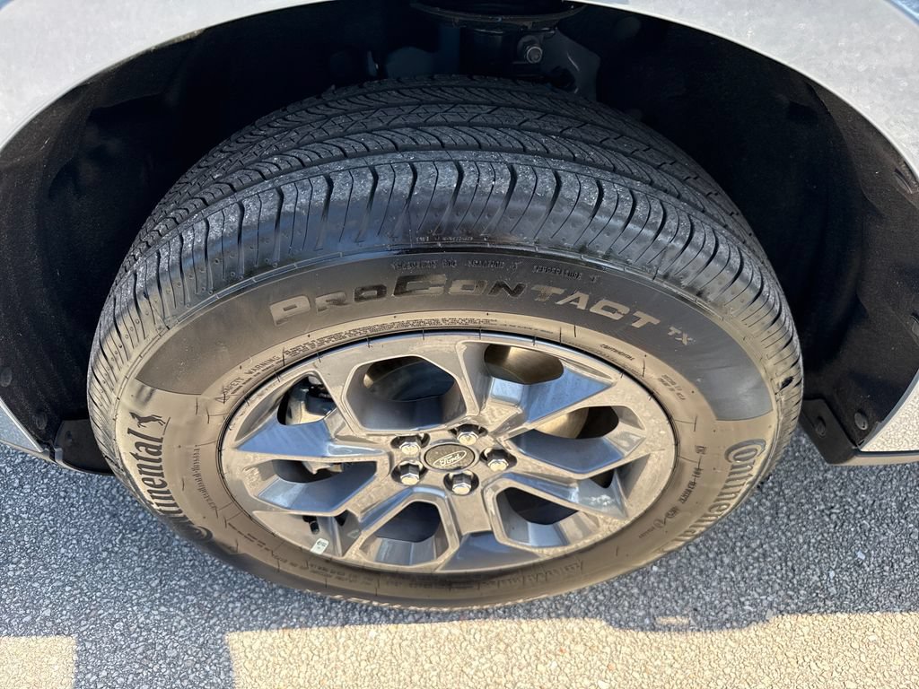 Certified 2025 Ford Maverick XLT FWD image 12