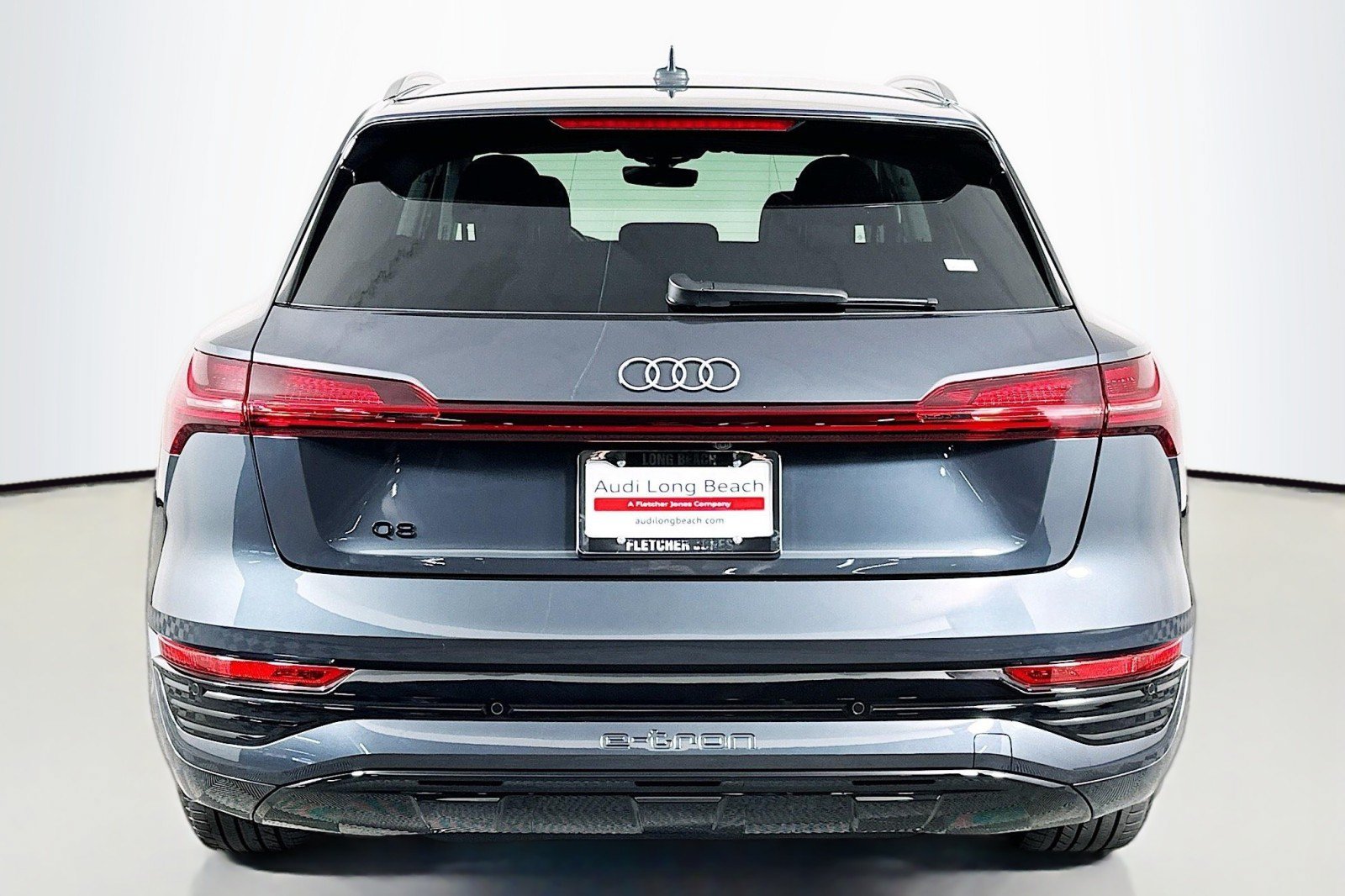 Used 2024 Audi Q8 e-tron Premium Plus w/ Premium Plus Package AWD/4WD image 3