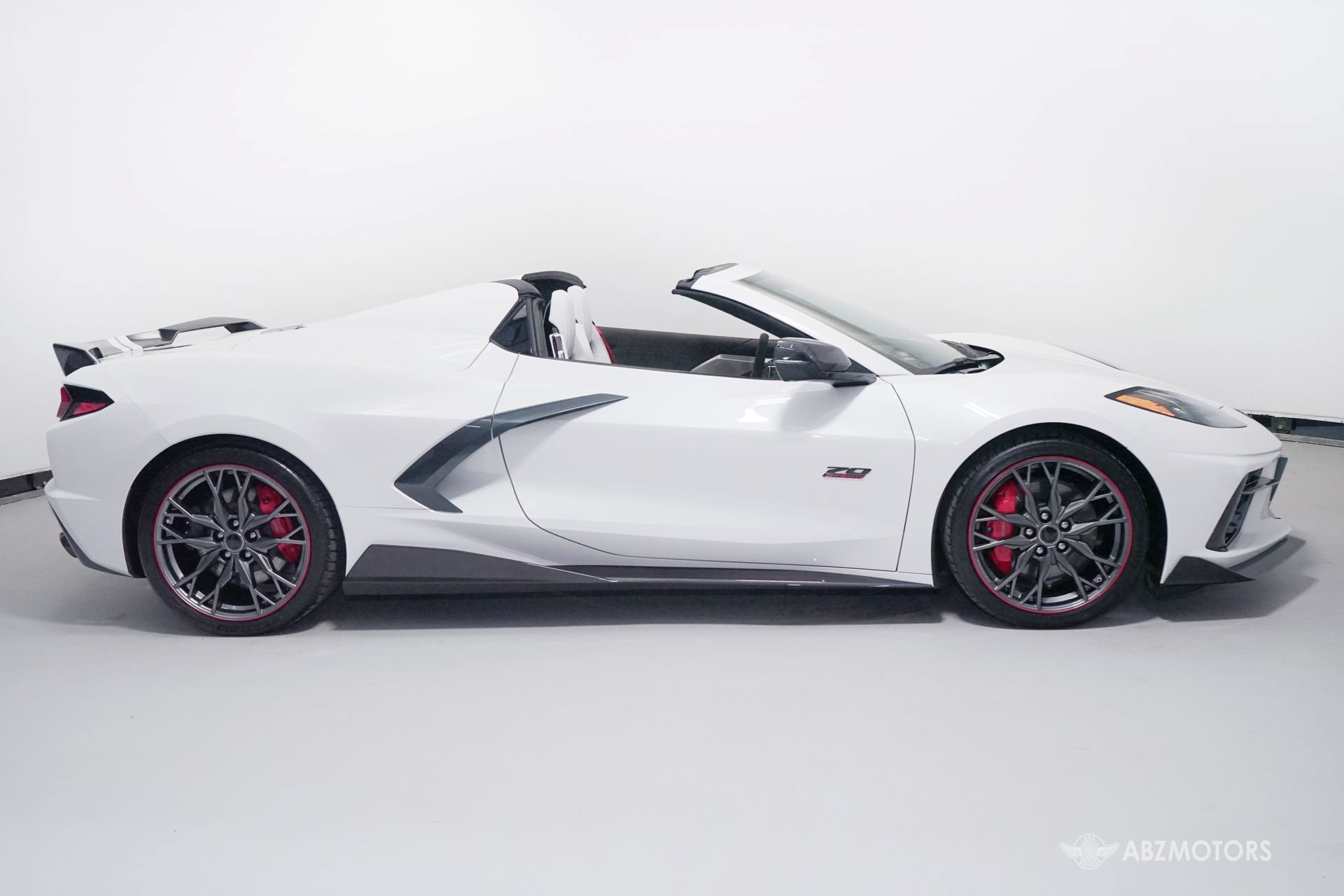 Used 2023 Chevrolet Corvette Stingray Premium Conv w/ Z51 Performance Package RWD image 3