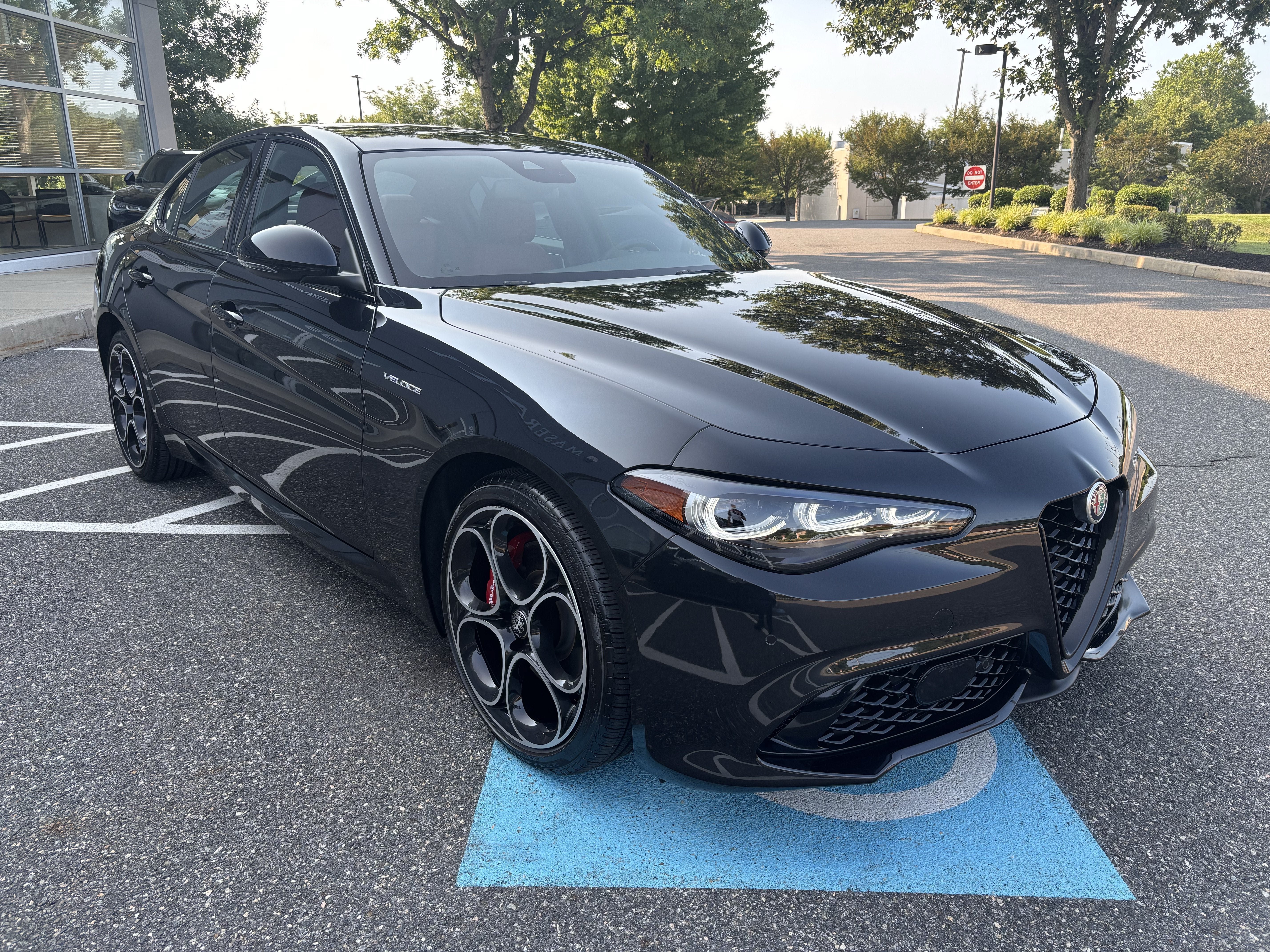 Used 2024 Alfa Romeo Giulia Veloce AWD/4WD image 7