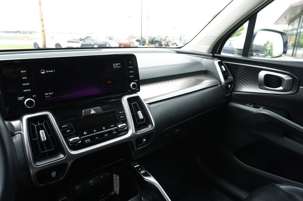Used 2022 Kia Sorento EX AWD/4WD image 19