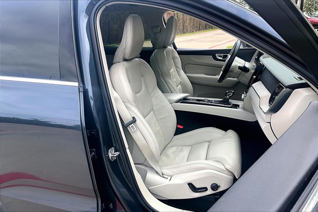 Used 2021 Volvo XC60 T5 Inscription w/ Climate Package AWD/4WD image 10