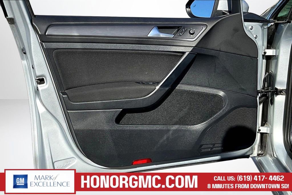 Used 2019 Volkswagen e-Golf SE w/ Driver Assistance Package FWD image 19