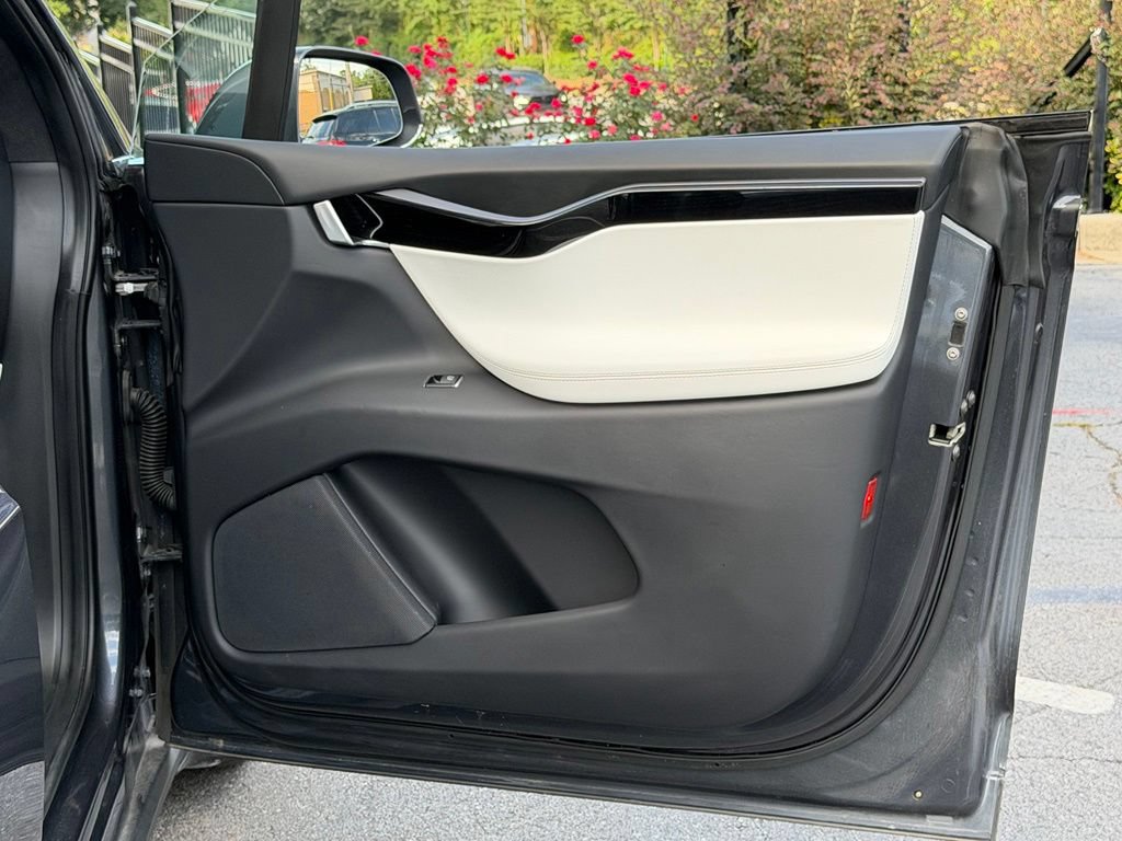 Used 2020 Tesla Model X Long Range AWD/4WD image 34