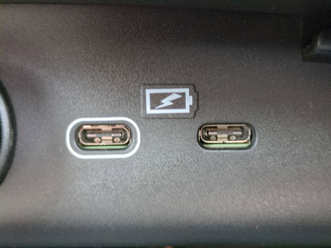 New 2025 Volvo XC40 B5 Core w/ Protection Package Premier image 21