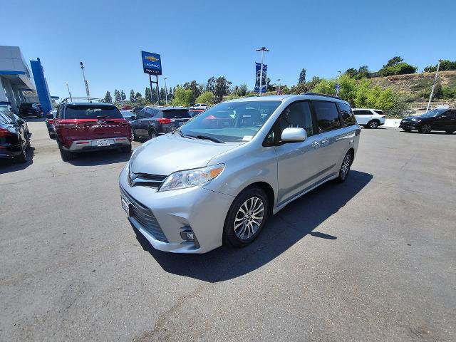 Used 2019 Toyota Sienna XLE FWD image 4