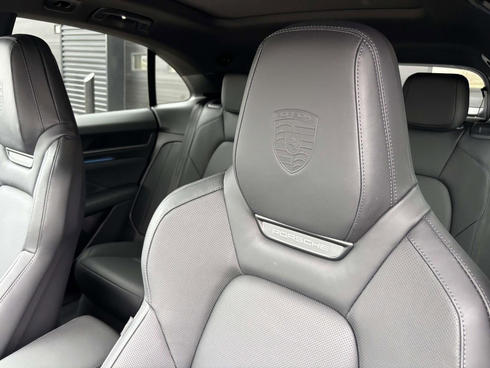 New 2026 Porsche Macan 4S Electric AWD/4WD image 21
