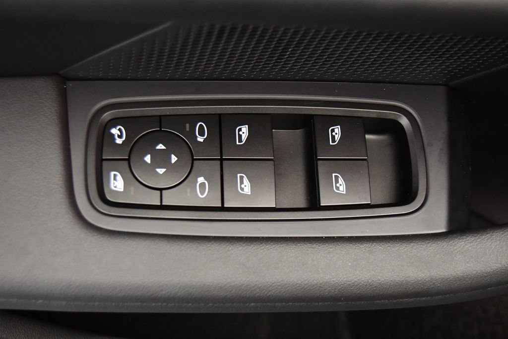 Certified 2025 Porsche Taycan 4S image 41