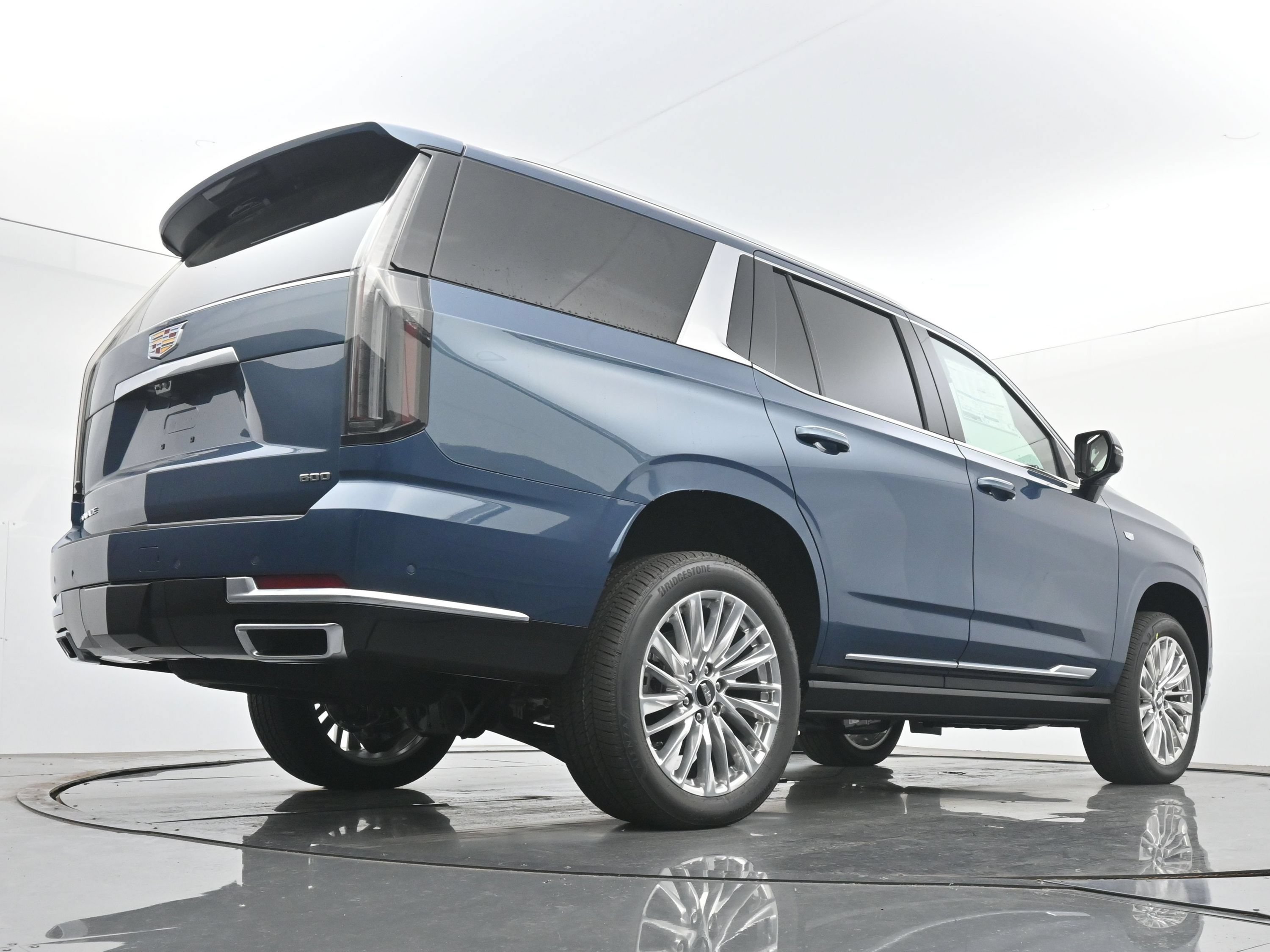 New 2026 Cadillac Escalade Luxury w/ Touring Package AWD/4WD image 19
