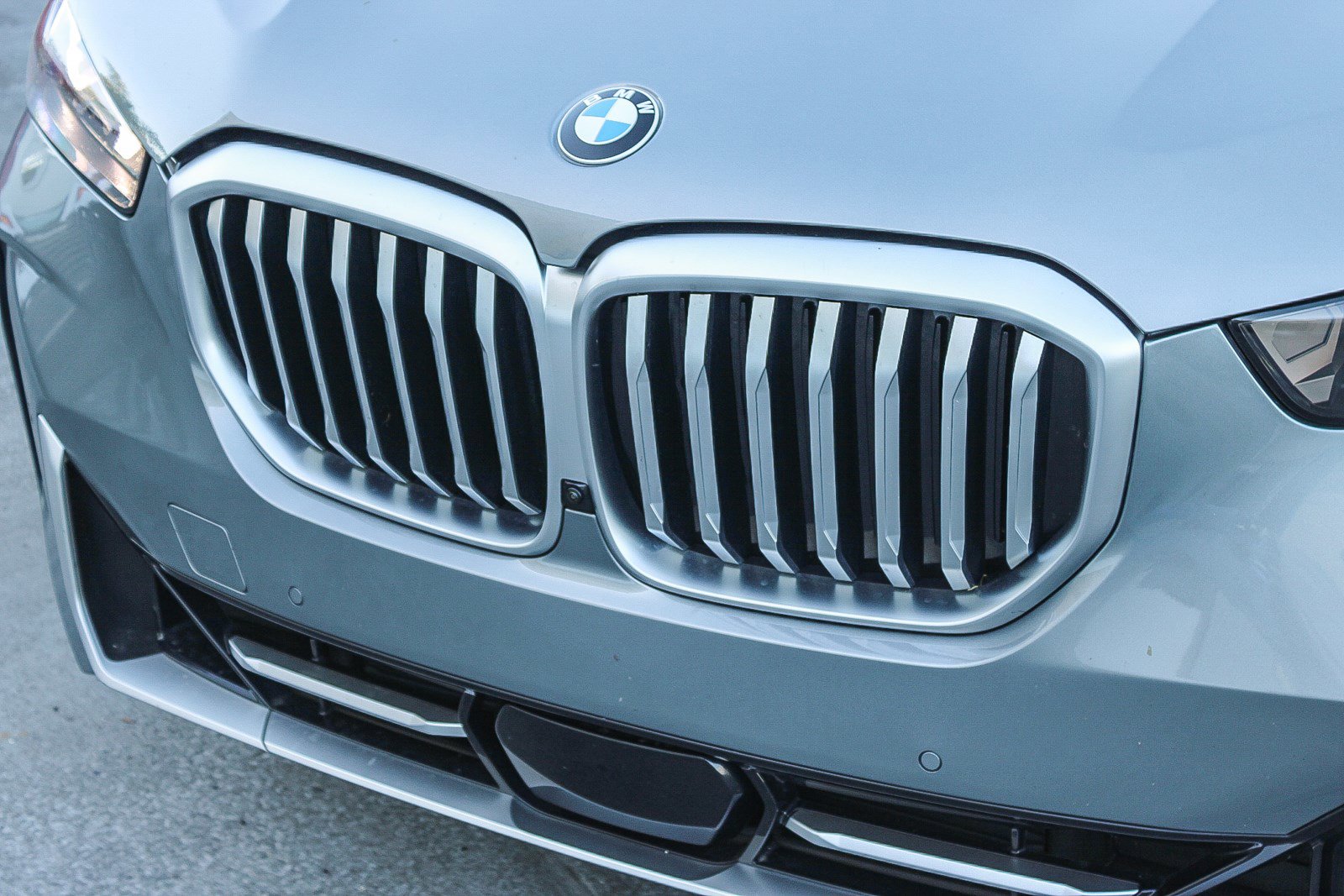 Used 2024 BMW X5 sDrive40i w/ Parking Assistance Package image 6