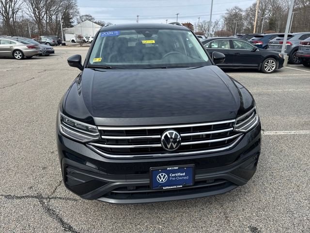 Certified 2024 Volkswagen Tiguan SE w/ Panoramic Sunroof Package image 2