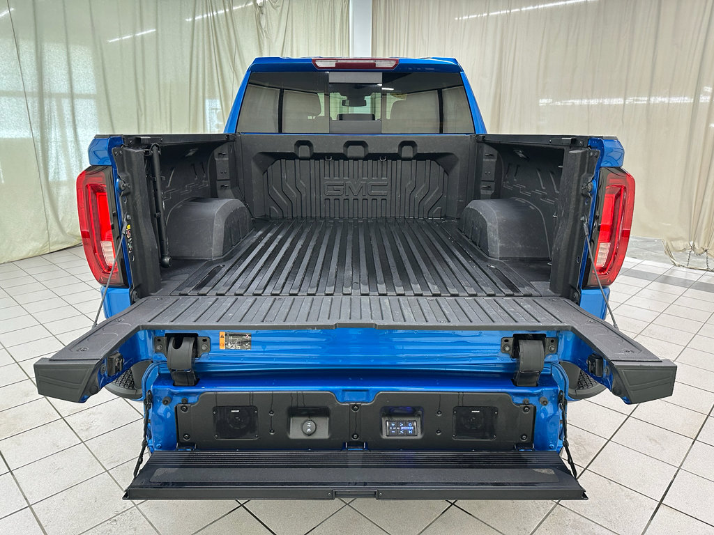 Used 2023 GMC Sierra 1500 AT4 w/ AT4 Premium Package AWD/4WD image 10