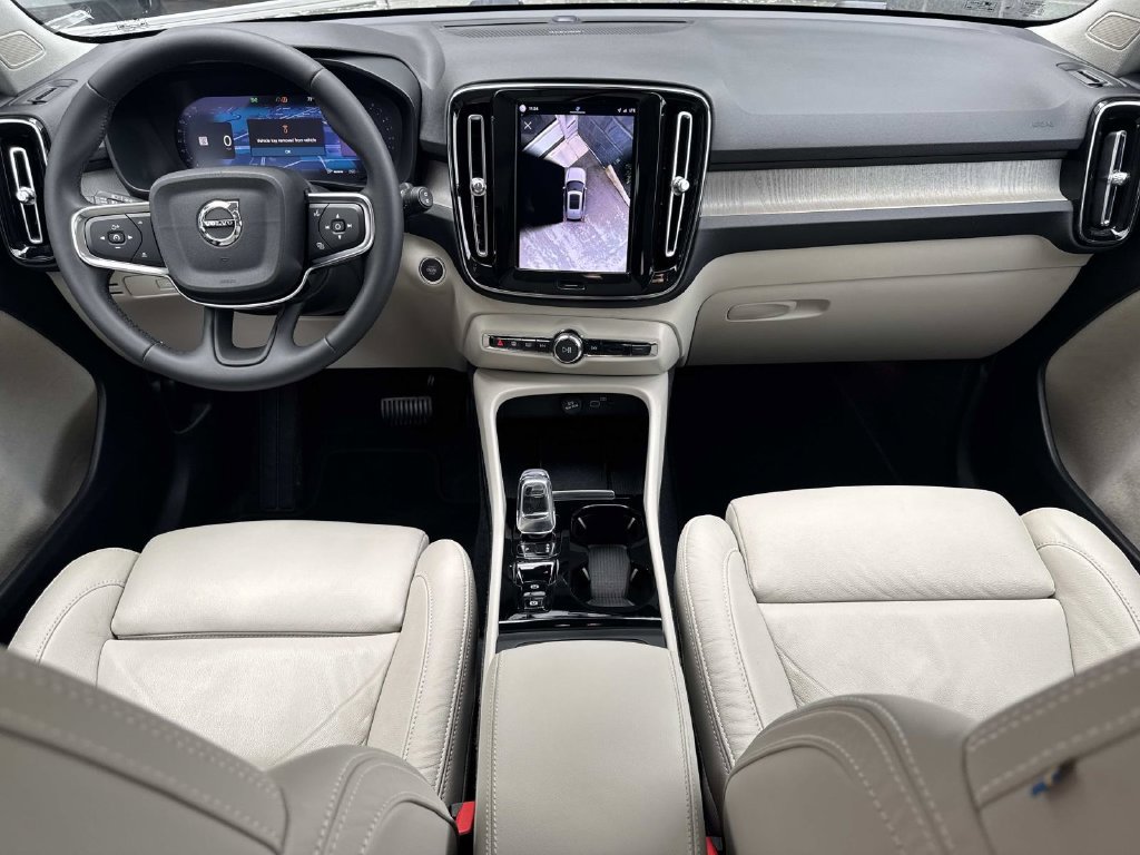 Used 2023 Volvo XC40 B5 Ultimate w/ Climate Package AWD/4WD image 17