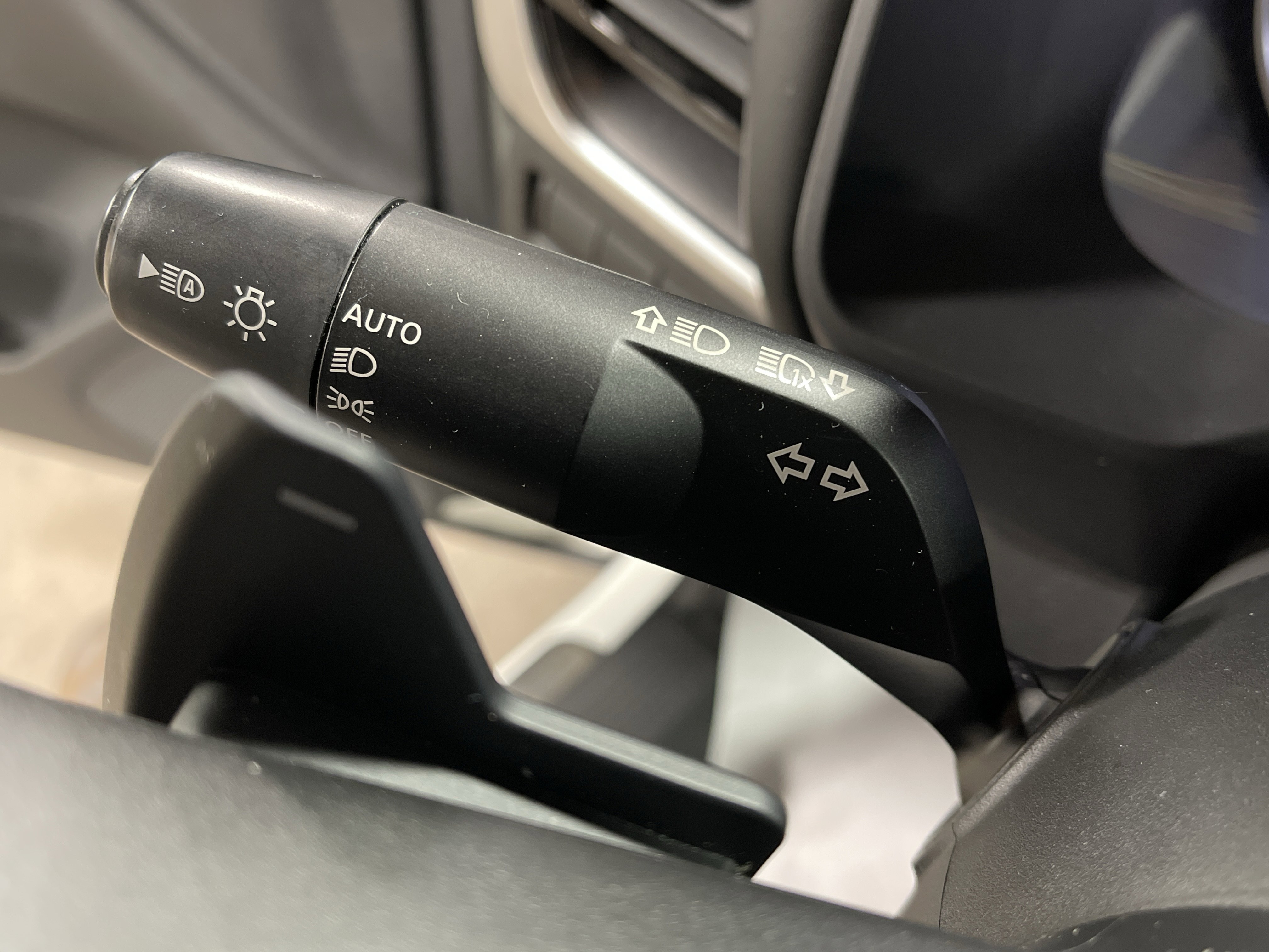 Used 2023 Nissan Rogue SV w/ SV Premium Package image 21