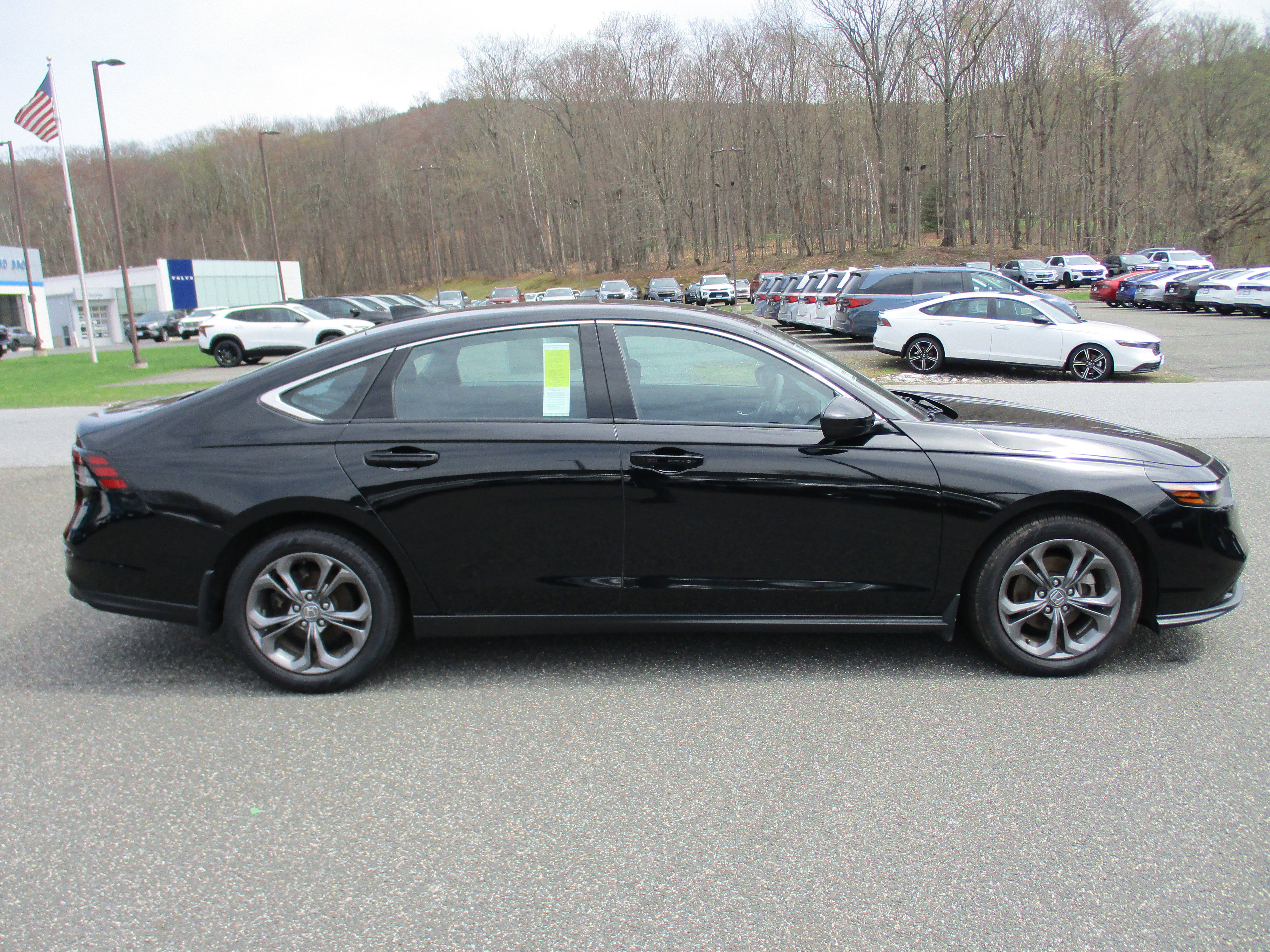 Certified 2023 Honda Accord EX image 4