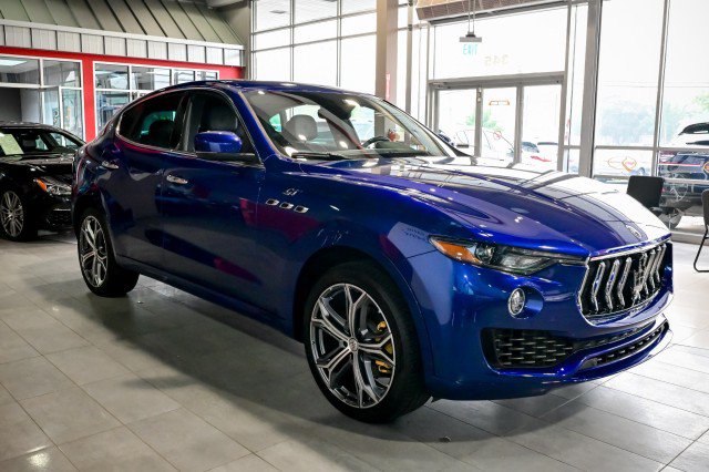 Used 2023 Maserati Levante GT AWD/4WD image 3