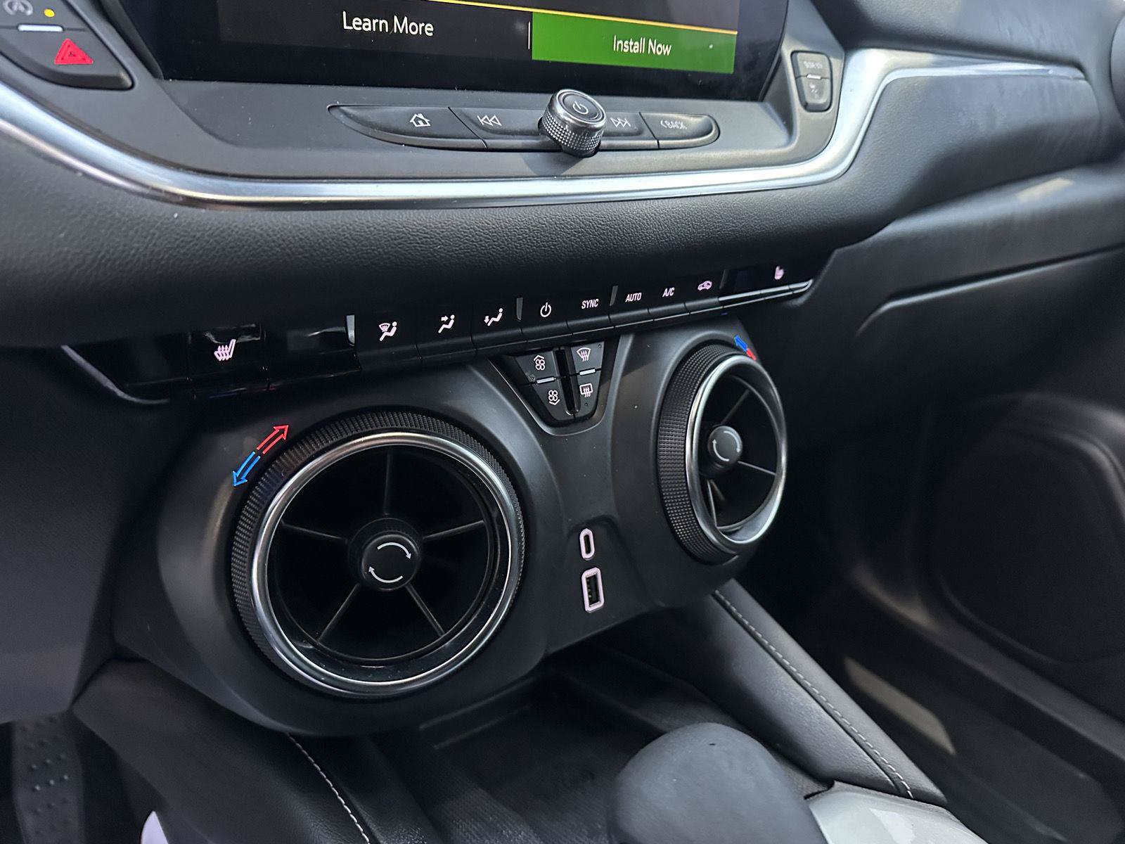 Used 2024 Chevrolet Blazer LT w/ Convenience Package FWD image 30