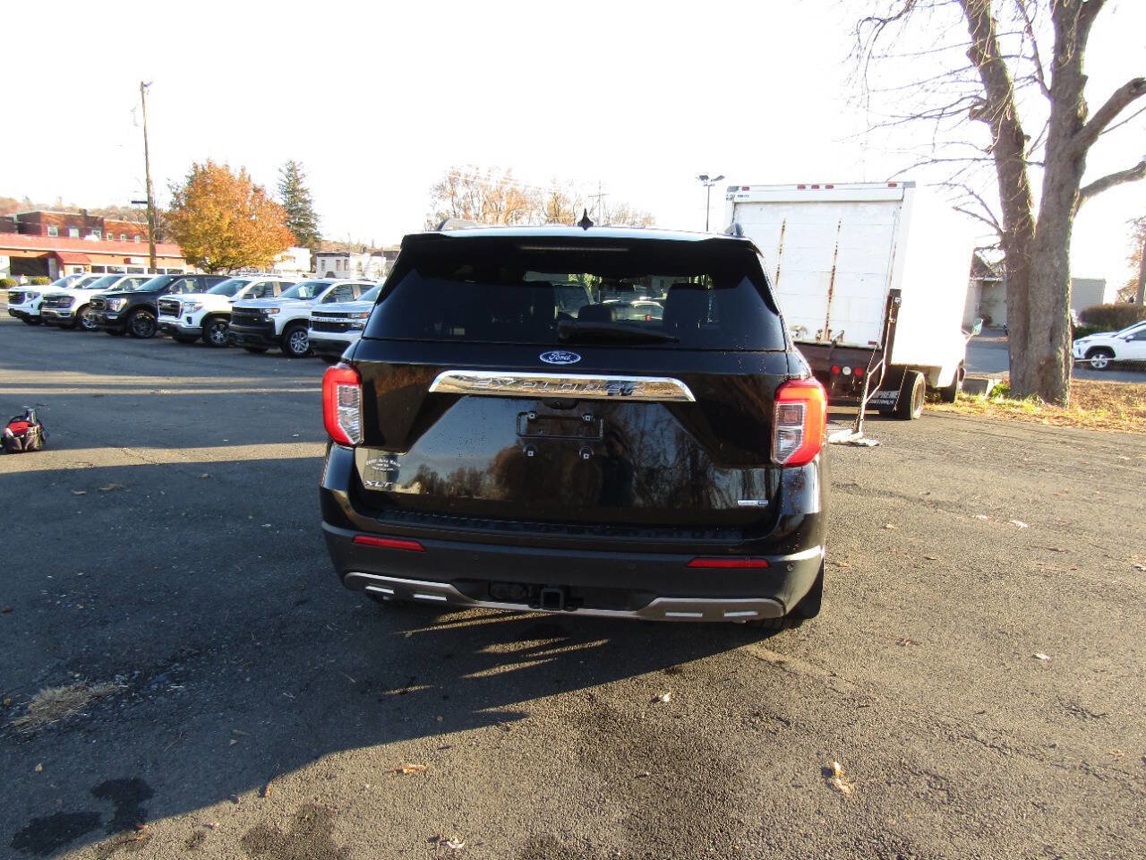 Used 2020 Ford Explorer XLT w/ Equipment Group 202A image 4