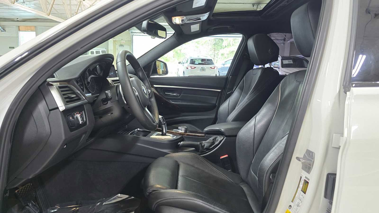 Used 2017 BMW 330e 330e iPerformance image 20