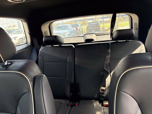 Used 2023 Chevrolet Traverse Premier w/ Redline Edition FWD image 19