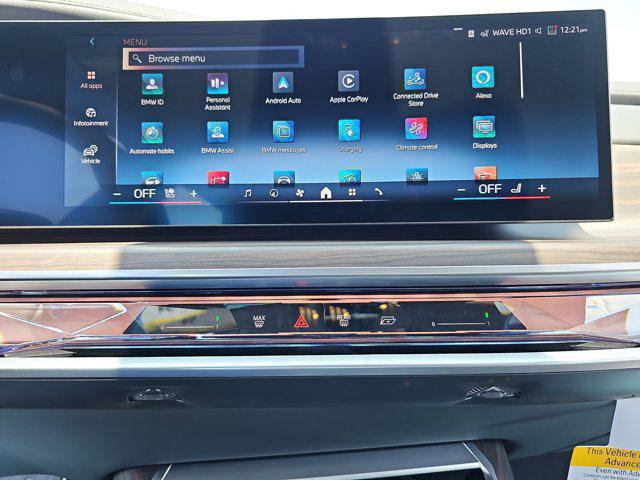 New 2025 BMW 750e xDrive w/ Premium Package image 21