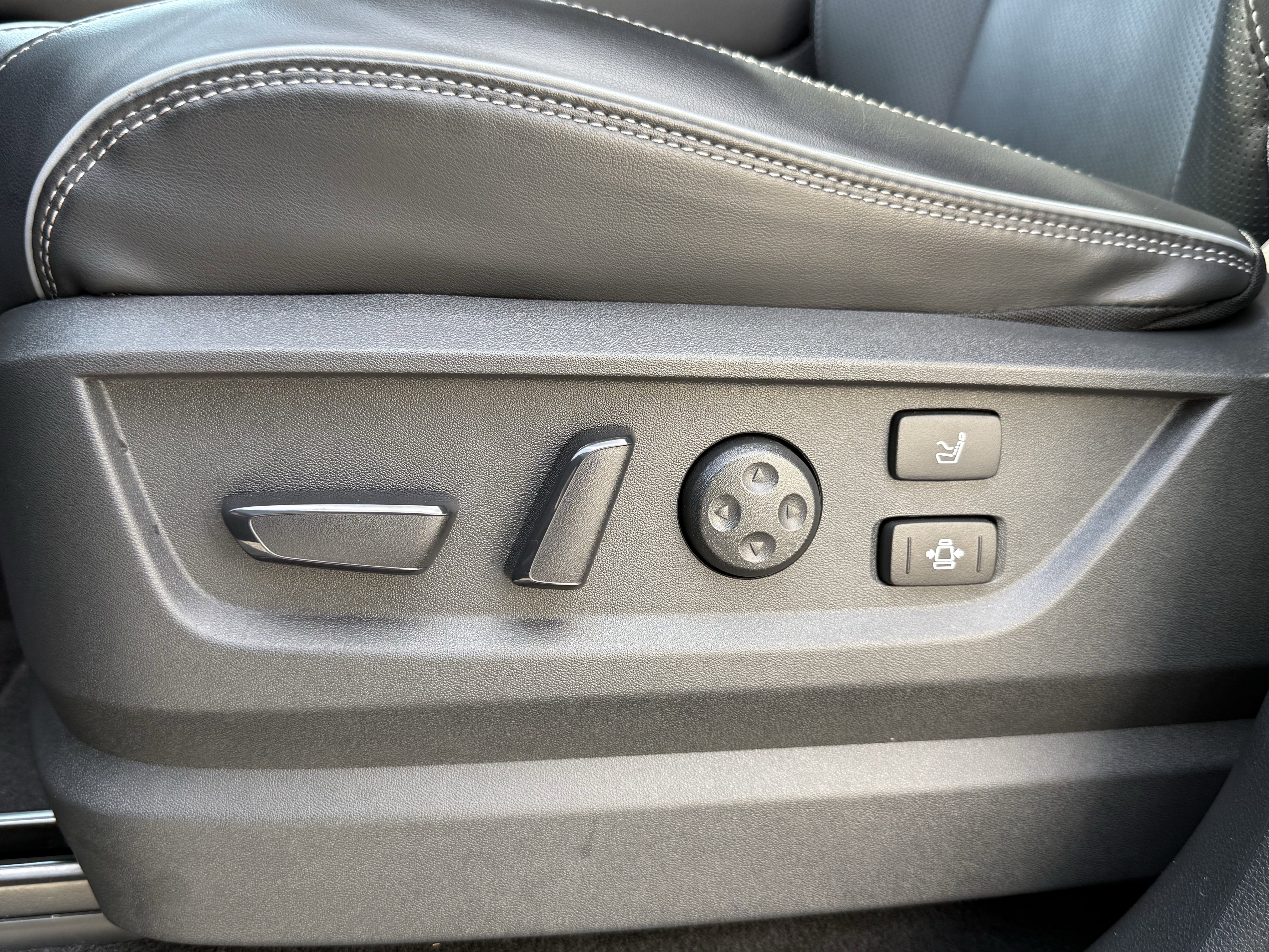 Certified 2025 INFINITI QX80 Sensory image 29