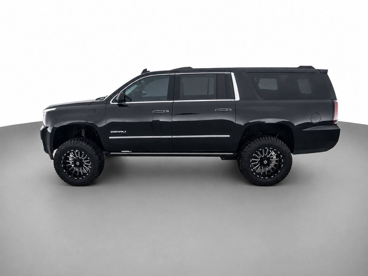 Used 2017 GMC Yukon XL Denali w/ Open Road Package AWD/4WD image 8