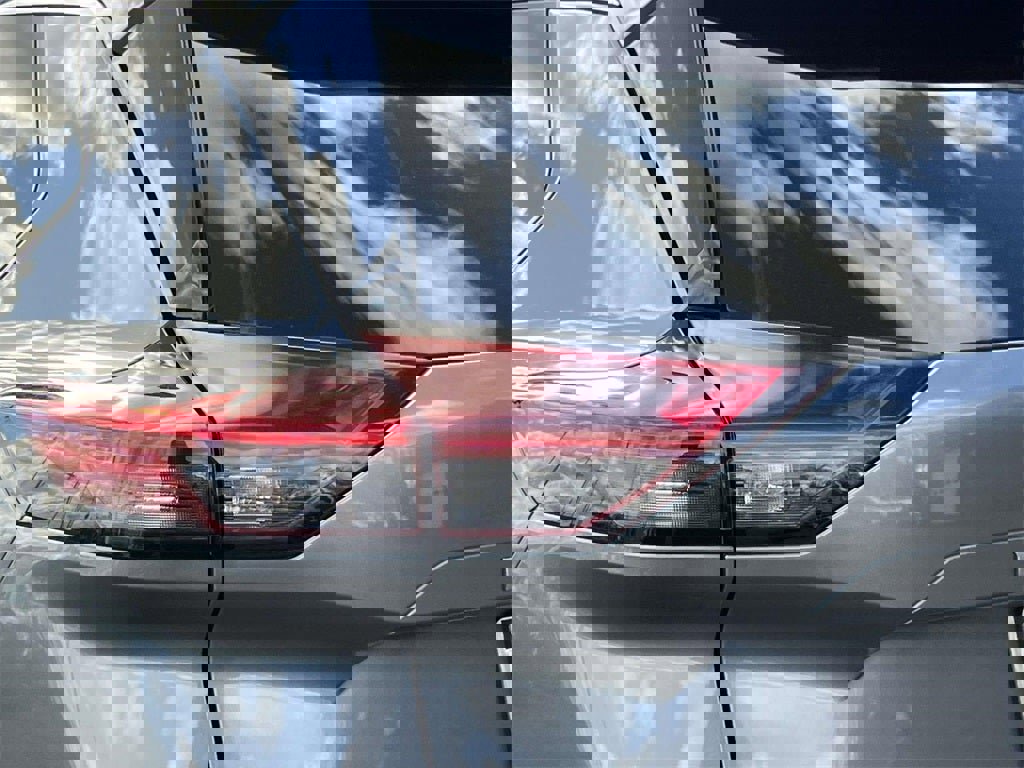 Certified 2024 Nissan Rogue SL w/ SL Premium Package image 9