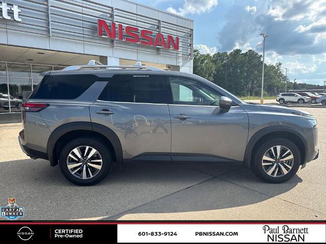 Certified 2025 Nissan Pathfinder SL w/ Black Appearance Package FWD image 11