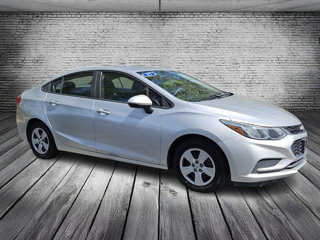 Used 2017 Chevrolet Cruze LS FWD image 7