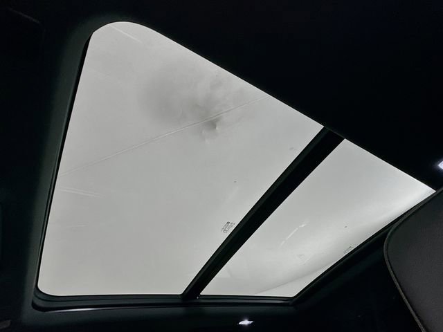 Used 2022 Chevrolet Tahoe RST w/ Luxury Package AWD/4WD image 24