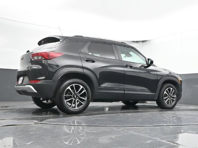 Used 2025 Chevrolet TrailBlazer LT AWD/4WD image 45