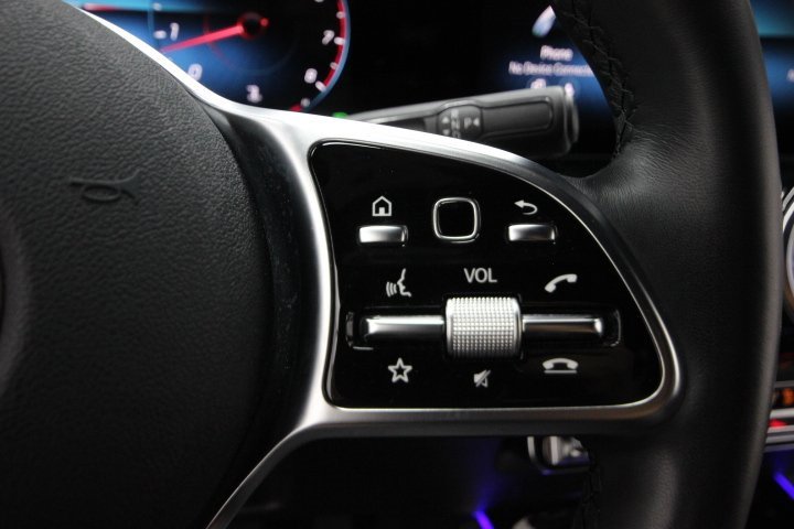 Used 2022 Mercedes-Benz GLA 250 4MATIC image 23