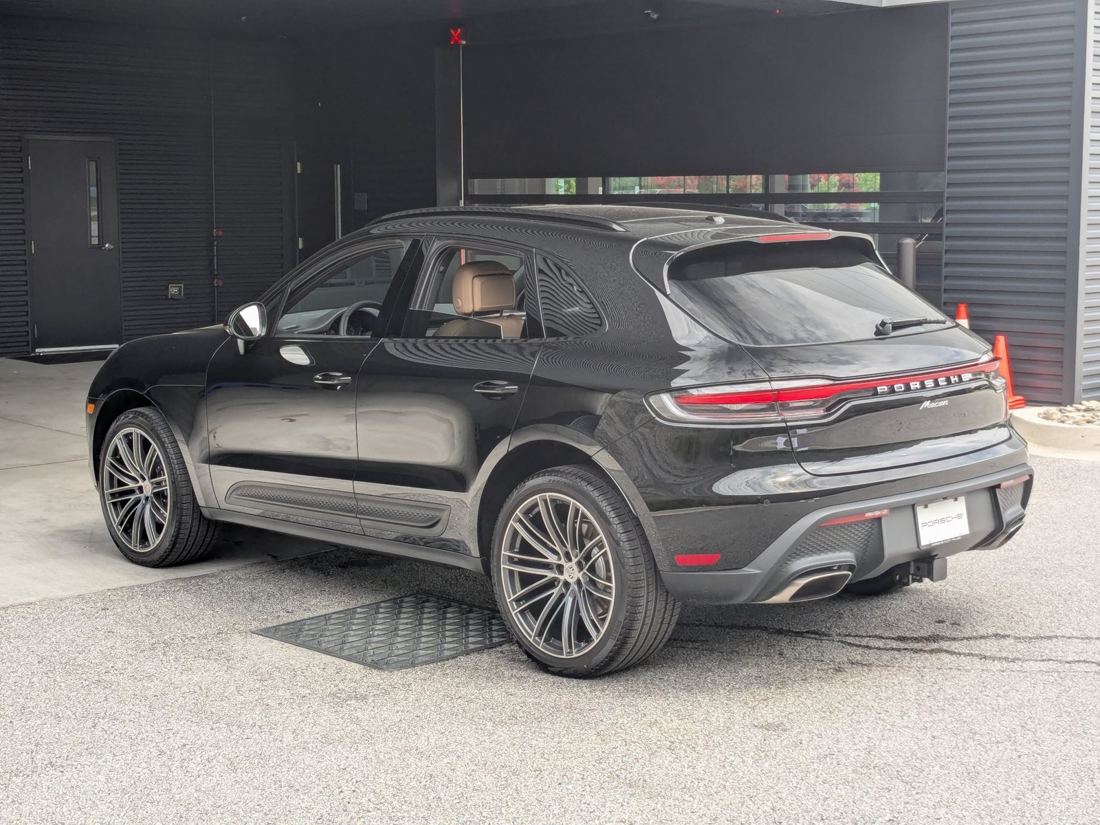 New 2026 Porsche Macan AWD/4WD video 3